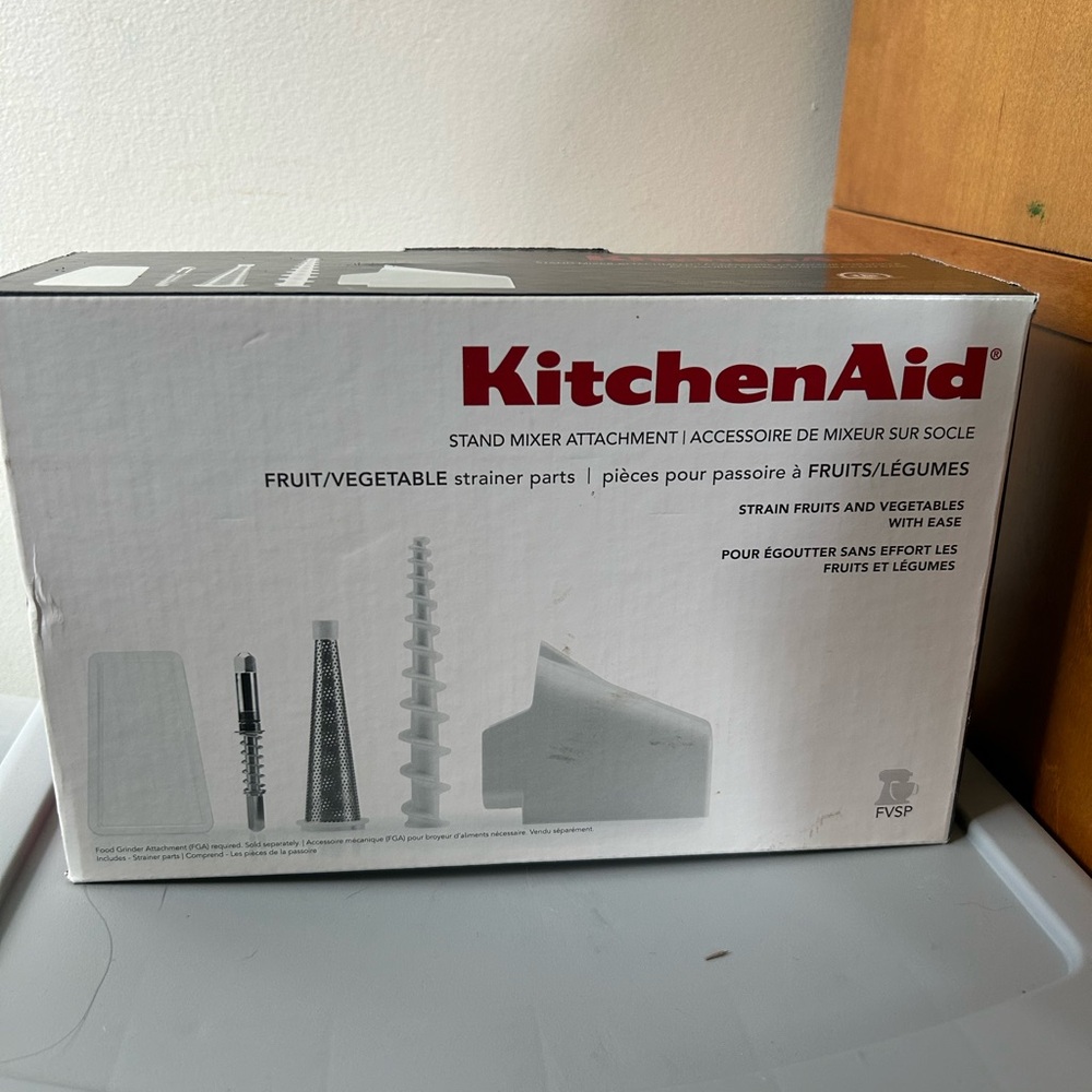 KitchenAid Mixer FVSP Fruit/Vegetable strainer parts Attachment BRAND NEW in box